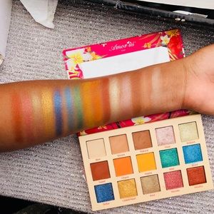 Shine bright Makeup eyeshadow palette